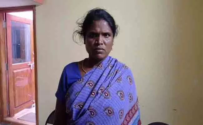 Forest Officials Were Responsible For My Husbands Death: Mangamm - Sakshi