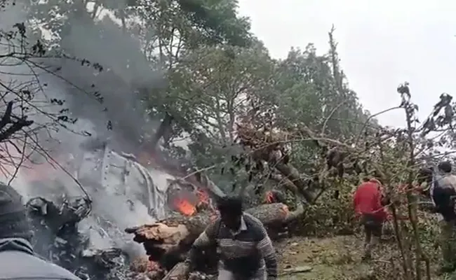 IAF Urged To Avoid Speculations Bipin Rawats Chopper Crash - Sakshi