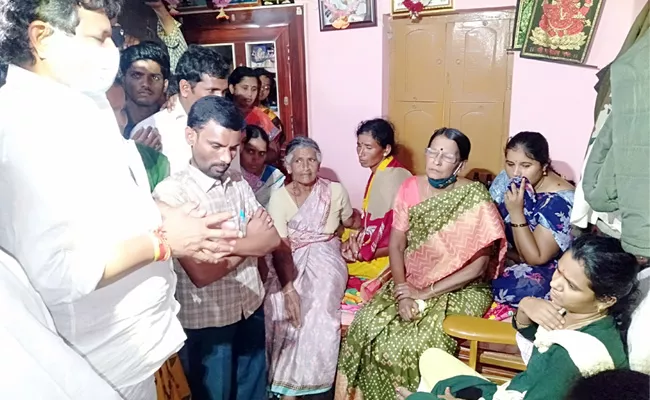 MLA Peddireddy Dwarakanath Reddy Consoles Sai Teja Family - Sakshi