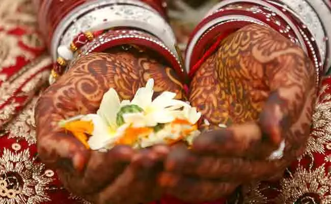 Bride Cancels Wedding Over Groom Turns Up Drunk At Tamil nadu - Sakshi