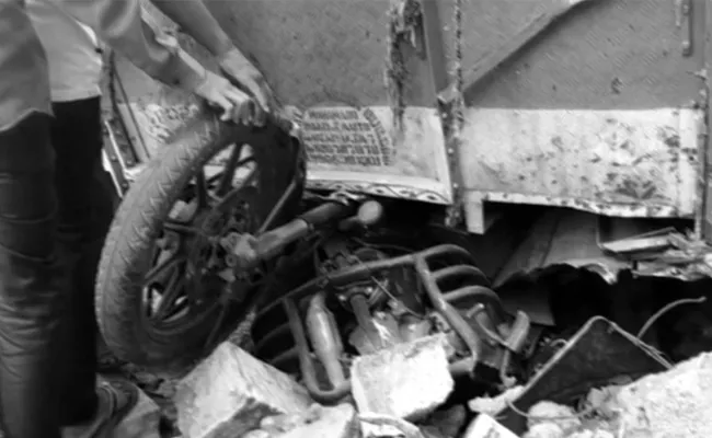 Engineering Student Died In Road Accident at Abdullapurmet - Sakshi