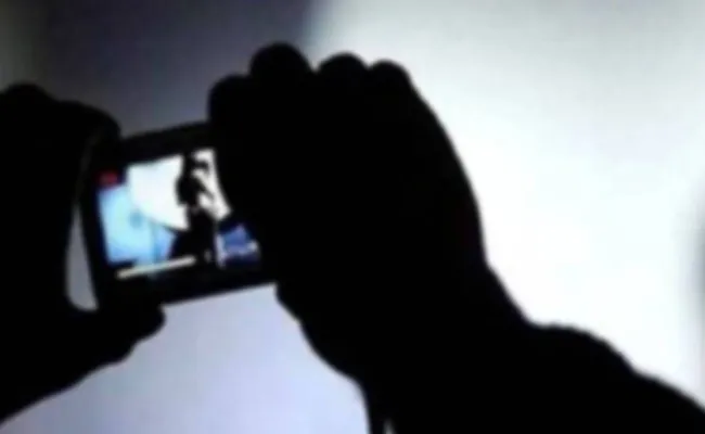 Man Booked For Harassing Young Woman In Kurnool District - Sakshi