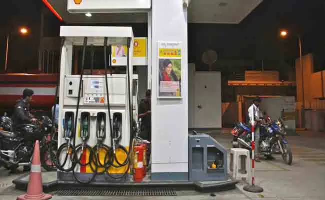 Six Free Services You Can Avail at Any Petrol Pump Across India - Sakshi