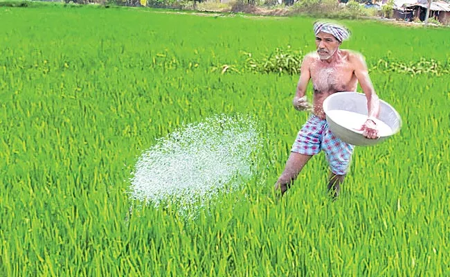 RBI Report Says AP Govt Give More Priority To Farmers Agriculture Loans - Sakshi