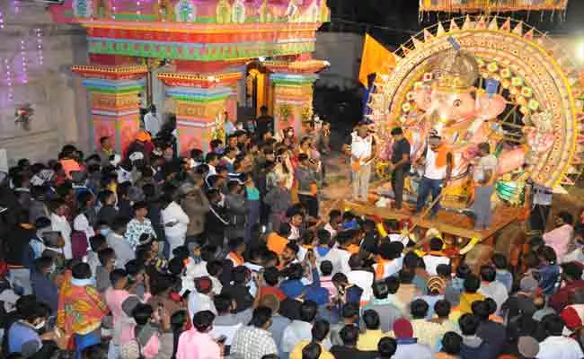 Gulur Mahaganapathi Immersion Yatra In Karnataka - Sakshi