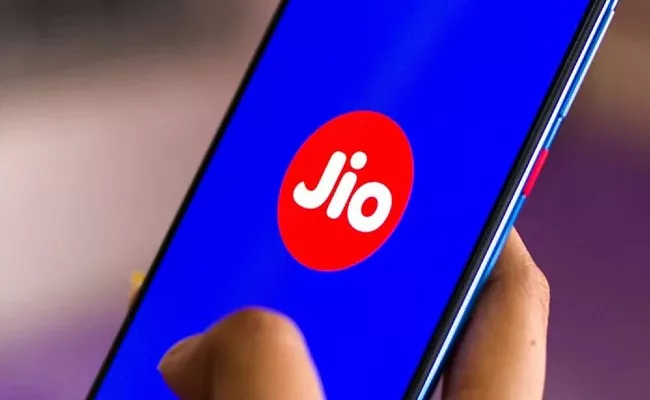 Reliance Jio prepaid recharge through WhatsApp soon - Sakshi