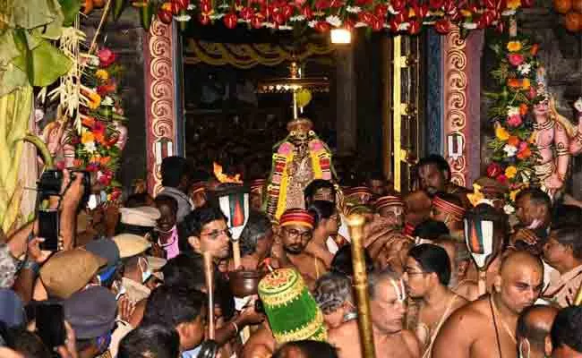 Uttaradwara Darshanam In Ranganatha Swami Temple In Tamilnadu - Sakshi