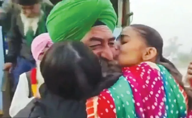 Victory Hug: Farmer Welcome by His Two Daughters in India Video Viral  - Sakshi