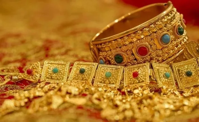 Gold Price Today Jumps Over RS 48400 - Sakshi