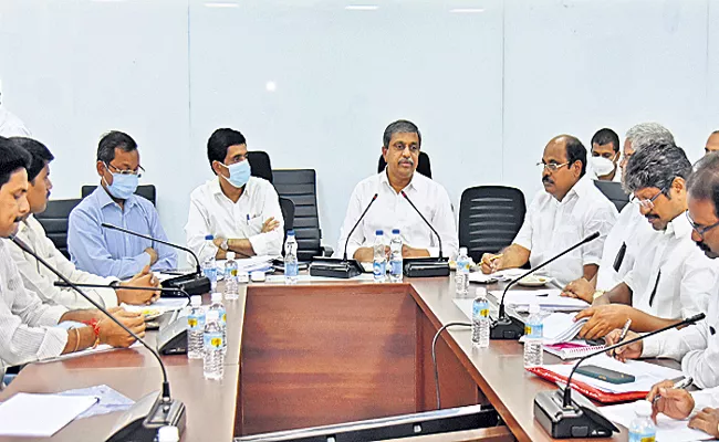 Government Advisor Sajjala Ramakrishna Reddy  Held Talks With The Employees Association Leaders - Sakshi