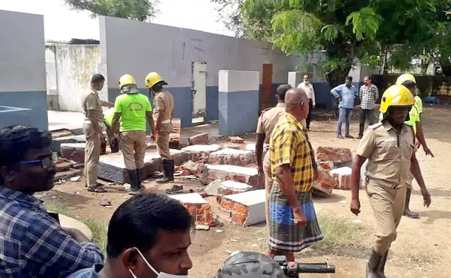 Students Killed In Wall Collapse At School In Tamil Nadu' Thirunelveli - Sakshi