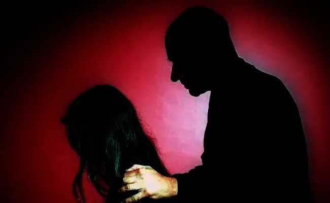 Karnataka: 50 Year Old Man Molested 13 Year Girl, Victim Commits Suicide - Sakshi