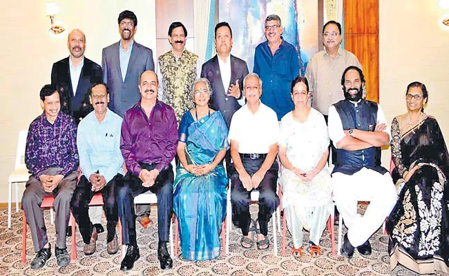 Air Chief Marshal Catches Up With School Friends - Sakshi