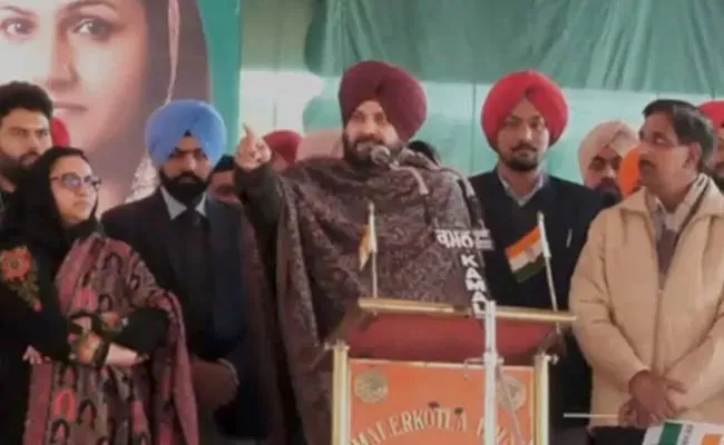 Hang Sacrilege Accused In Public Says Congresss Navjot Sidhu - Sakshi