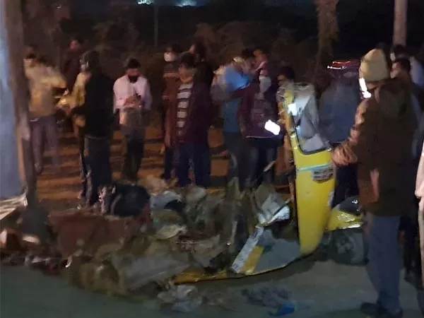 Three Persons Deceased Road Accident Karimnagar - Sakshi