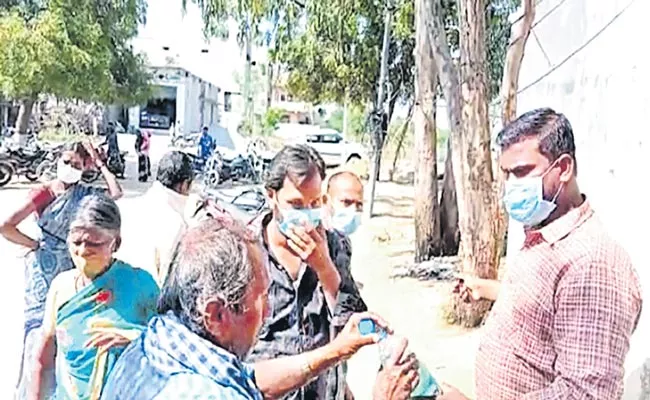 Farmer Commits Suicide In Front Of Tahsildar Office In Siddipet - Sakshi