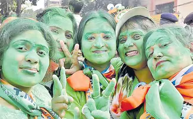 Landslide Win for TMC in KMC, Lefts Vote Share more Than BJP - Sakshi