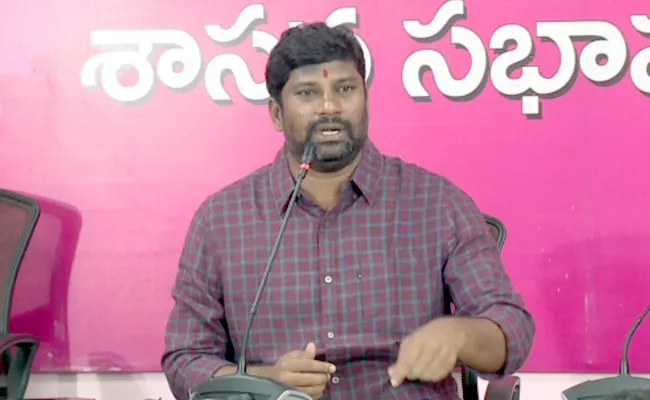 Teenmaar Mallanna Body Shames KTR Son, MLA Balka Suman Denied - Sakshi