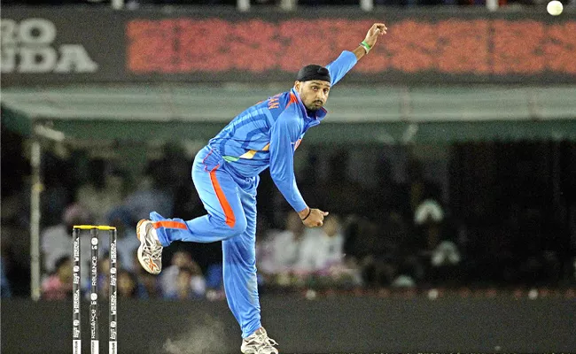 Harbhajan Singh announces retirement from all forms - Sakshi