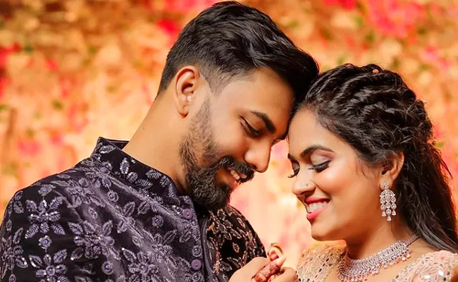 Indian Idol 12 Singer Sayli Kamble Gets Engaged, Opened About Her Fiance Dhawal - Sakshi