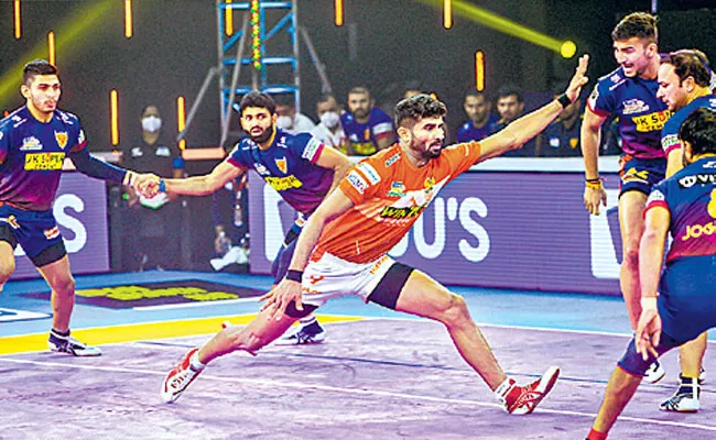 Pro Kabaddi League: Delhi Dabang Vs Gujarat Jaints Match Drawn 24-24 - Sakshi