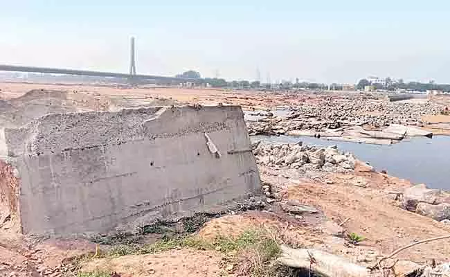 TS Govt May Plans Construct Of Check Dams In Telangana - Sakshi