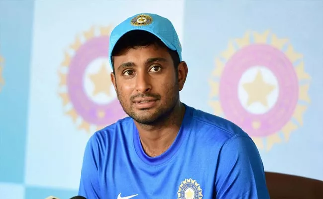 Ambati Rayudu eyes reunion with MS Dhoni at CSK for next three seasons - Sakshi