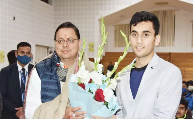 Lakshya Sen Gets Rs 15 Lakh From Uttarakhand Government Honoured By CM - Sakshi