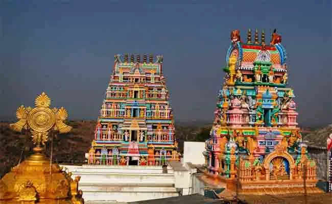 Yadadri Lakshmi Narasimha Swamy Temple Timings Changed - Sakshi