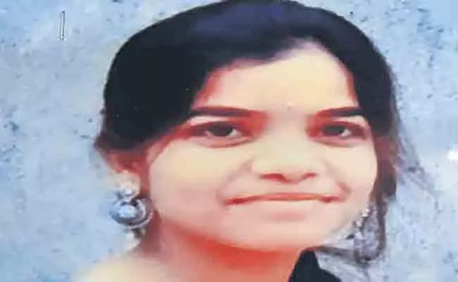 Inter Student Sabitha Missing in Pahadi Shareef Hyderabad - Sakshi