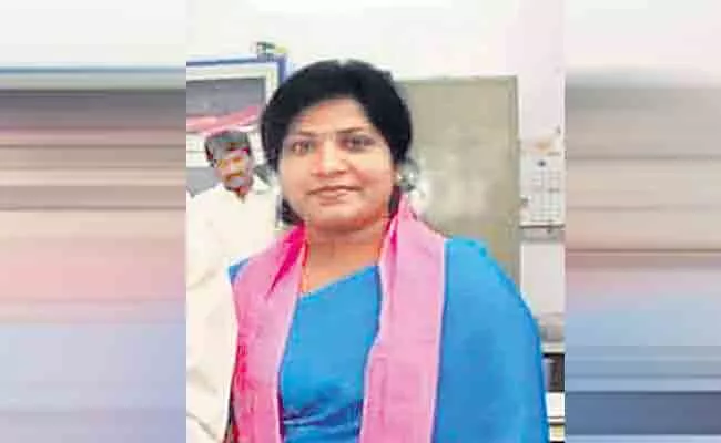 TRS leader Vasundhara Passed Away at Hyderabad - Sakshi