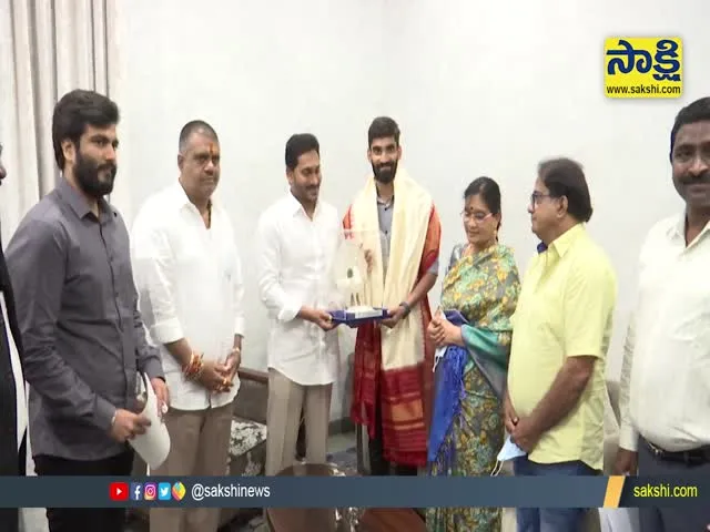 Shuttler Kidambi Srikanth Meets AP CM YS Jagan