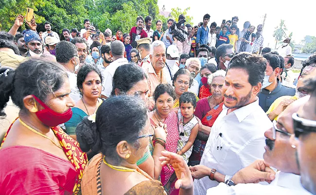 CM YS Jagan Says 5 cents land and house grant for each family affected by floods - Sakshi