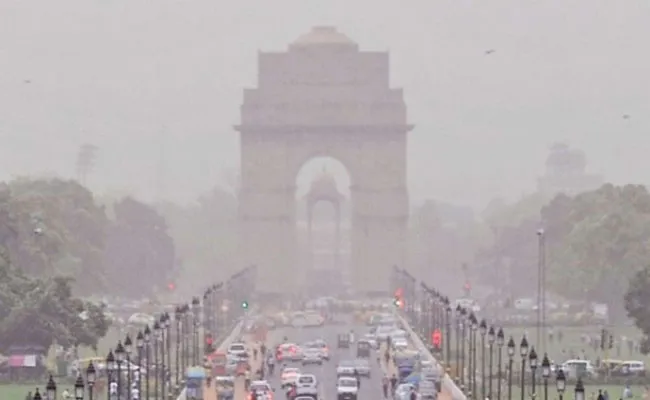 Delhi air quality worsens, remains in very poor zone - Sakshi