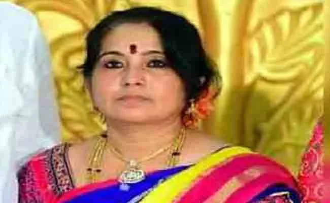  Nagaraju Wife Of KAS Officer Dies of heart Attack - Sakshi