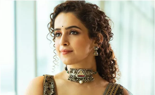 Sanya Malhotra About Her Long Distance Relation Break Up - Sakshi