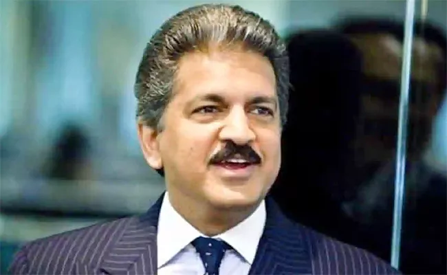 Anand Mahindra Encourage Singing Talent In a Mechanic Who is From Assam - Sakshi