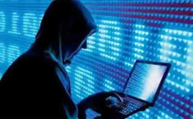 Two People Were Deceived by Cyber Criminals in Hyderabad - Sakshi