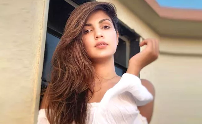 Rhea Chakrabortys Post Its Not Been Easy To Get Here About 2021 Year - Sakshi