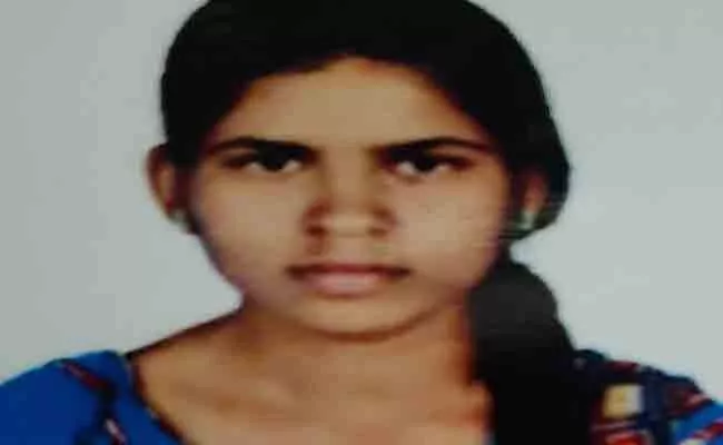 Degree Student Suicide In Ichoda Adilabad - Sakshi