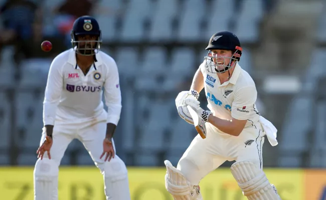 Ind Vs NZ 2nd Test Day 3: New Zealand 5 Wickets Down India 5 Wickets Away From Win - Sakshi