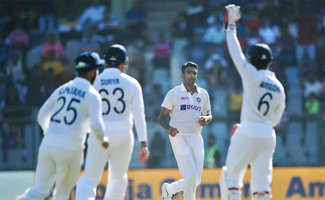 IND vs NZ 2nd Test: Why Mayank Agarwal Shubman Gill Did Not Take Field During Final Session - Sakshi