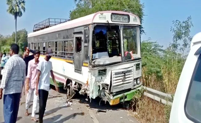 Car Collides With RTC Bus In Korutla Jagtial - Sakshi