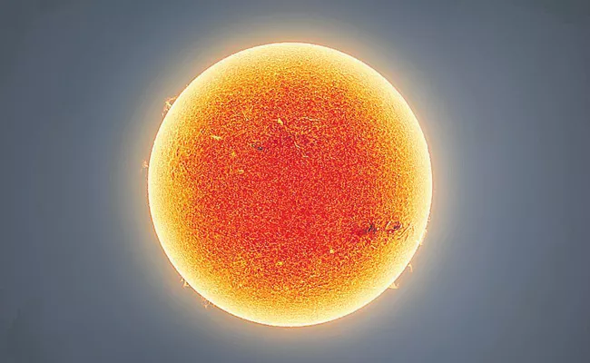 Astrophotographer Andrew McCarthy Snaps His Clearest Ever Photo SUN - Sakshi