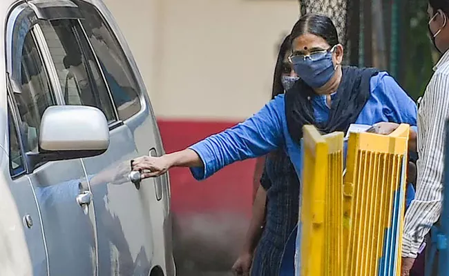 Activist Sudha Bharadwaj Walks out of Byculla Jail After 3 Years - Sakshi