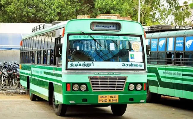 Tamil Nadu Bus Driver Saves Lives Of 30 People Before Dying Of Heart Attack - Sakshi