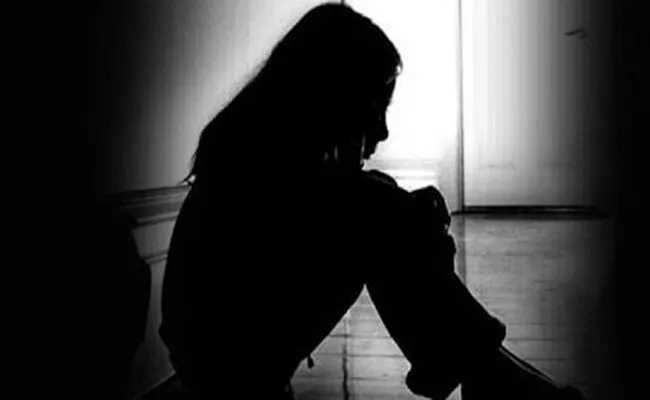 Man Molested Minor girl In east Godavari District - Sakshi