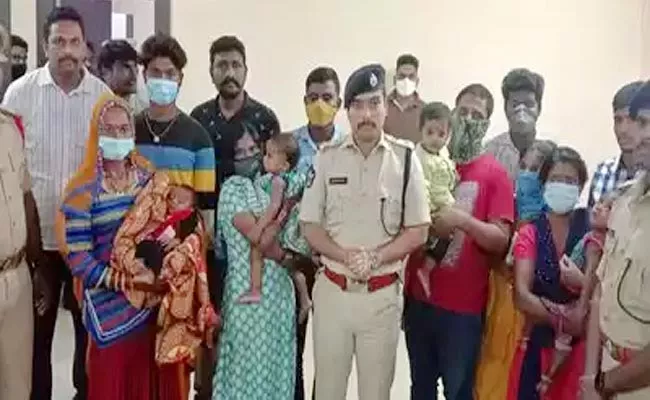 AP: Police Chased Kidnappers Gang Busted In Visakhapatnam - Sakshi