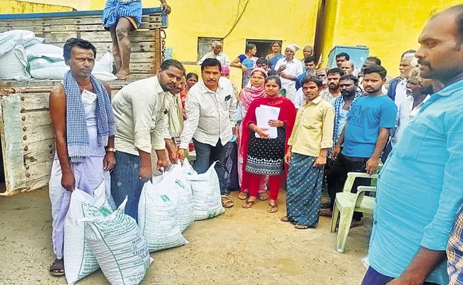 Seeds on 80 percent subsidy in rain and flood affected areas - Sakshi