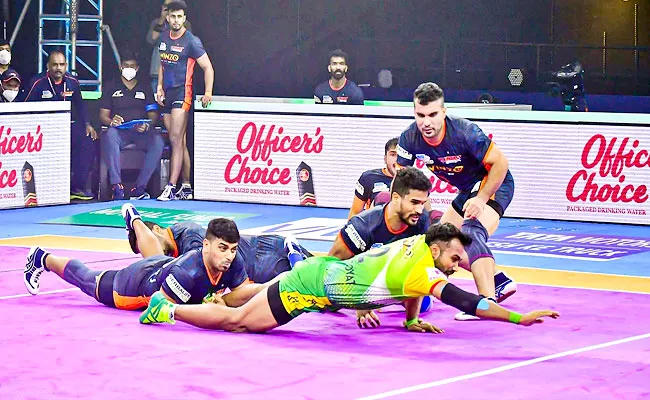 Pro Kabaddi League 2021: Patna Pirates Beat Bengal Warriors With 43-29 - Sakshi